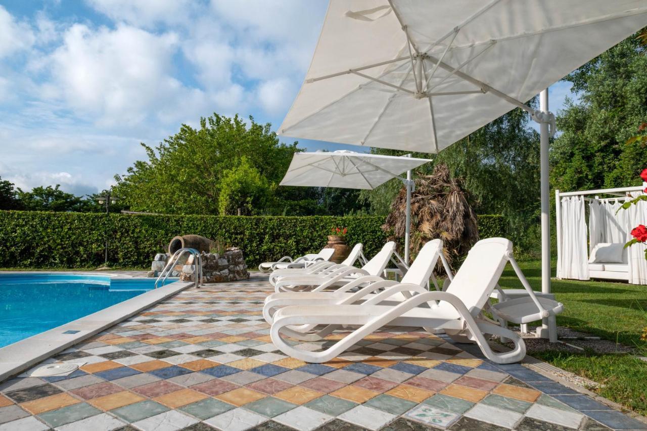 Castello Dei Templari Bed and Breakfast Λούκα Εξωτερικό φωτογραφία