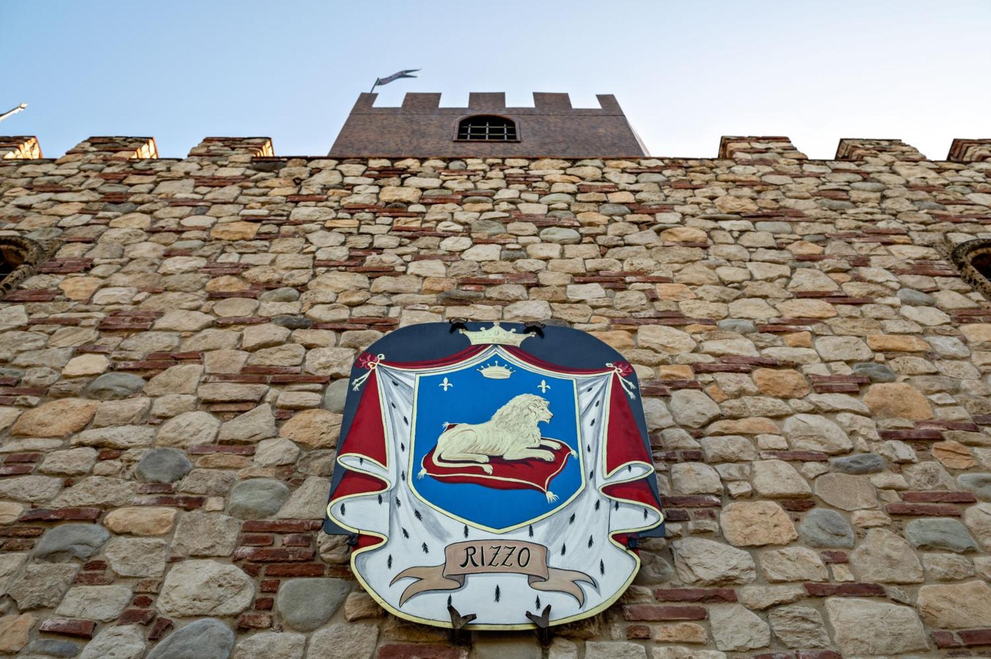 Castello Dei Templari Bed and Breakfast Λούκα Εξωτερικό φωτογραφία