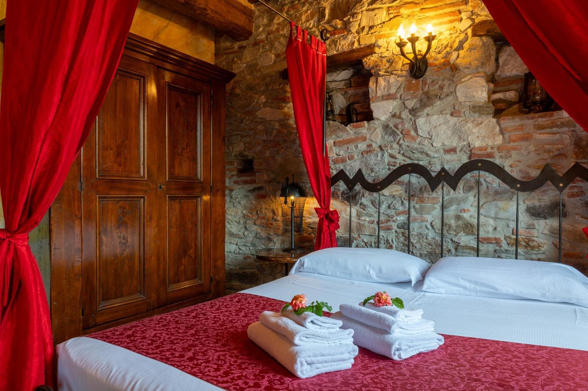 Castello Dei Templari Bed and Breakfast Λούκα Εξωτερικό φωτογραφία
