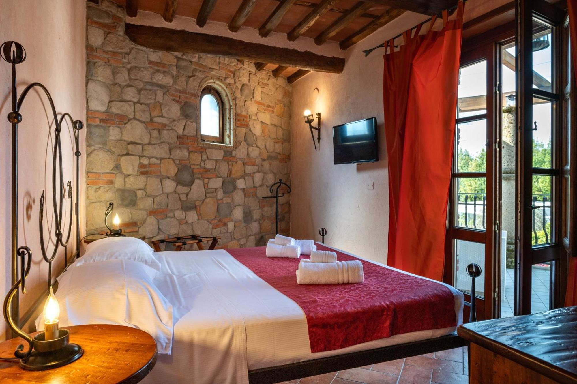 Castello Dei Templari Bed and Breakfast Λούκα Εξωτερικό φωτογραφία