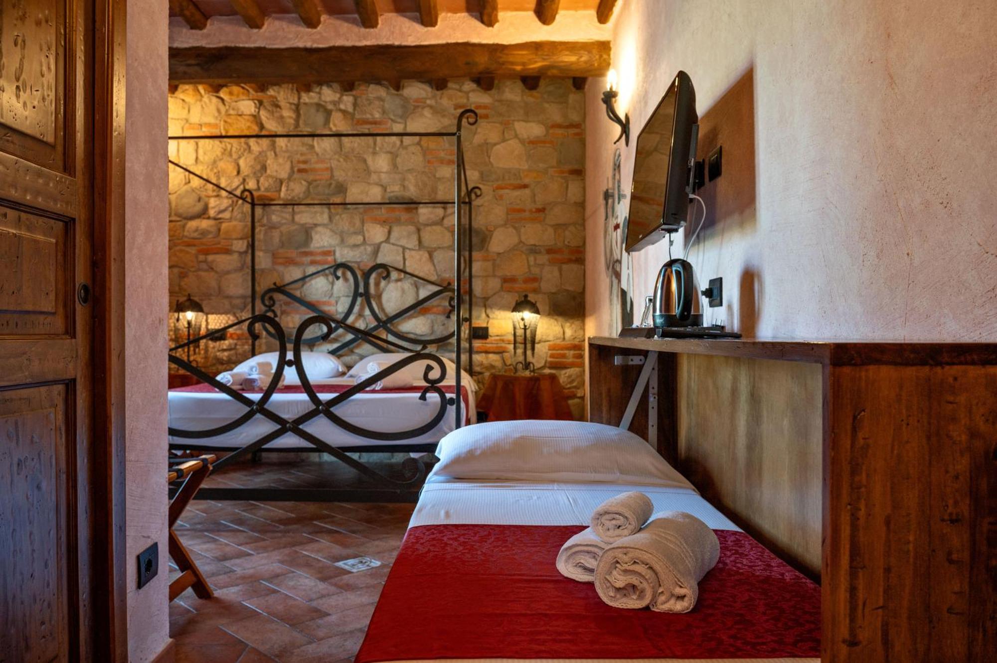Castello Dei Templari Bed and Breakfast Λούκα Εξωτερικό φωτογραφία