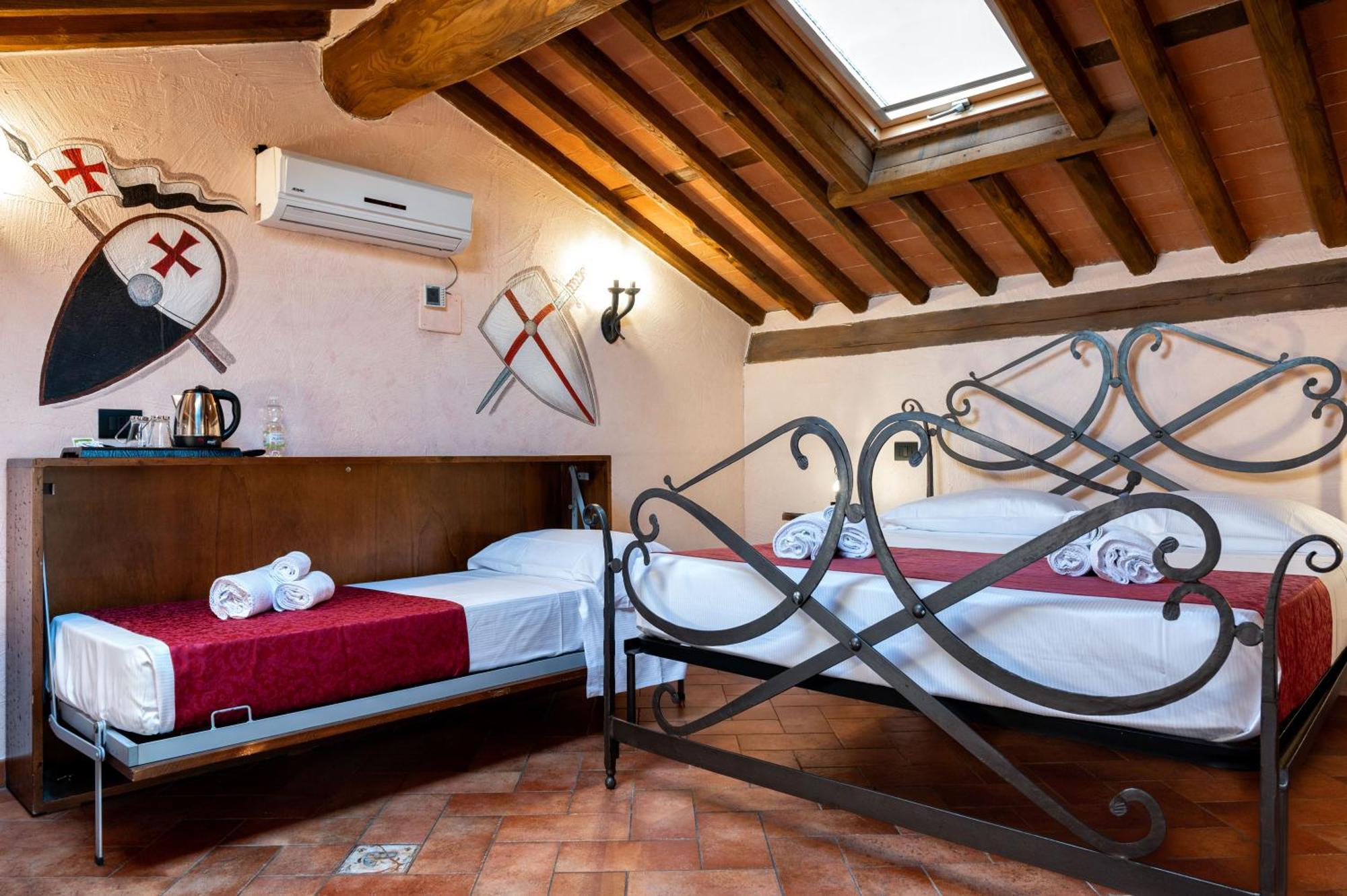 Castello Dei Templari Bed and Breakfast Λούκα Εξωτερικό φωτογραφία