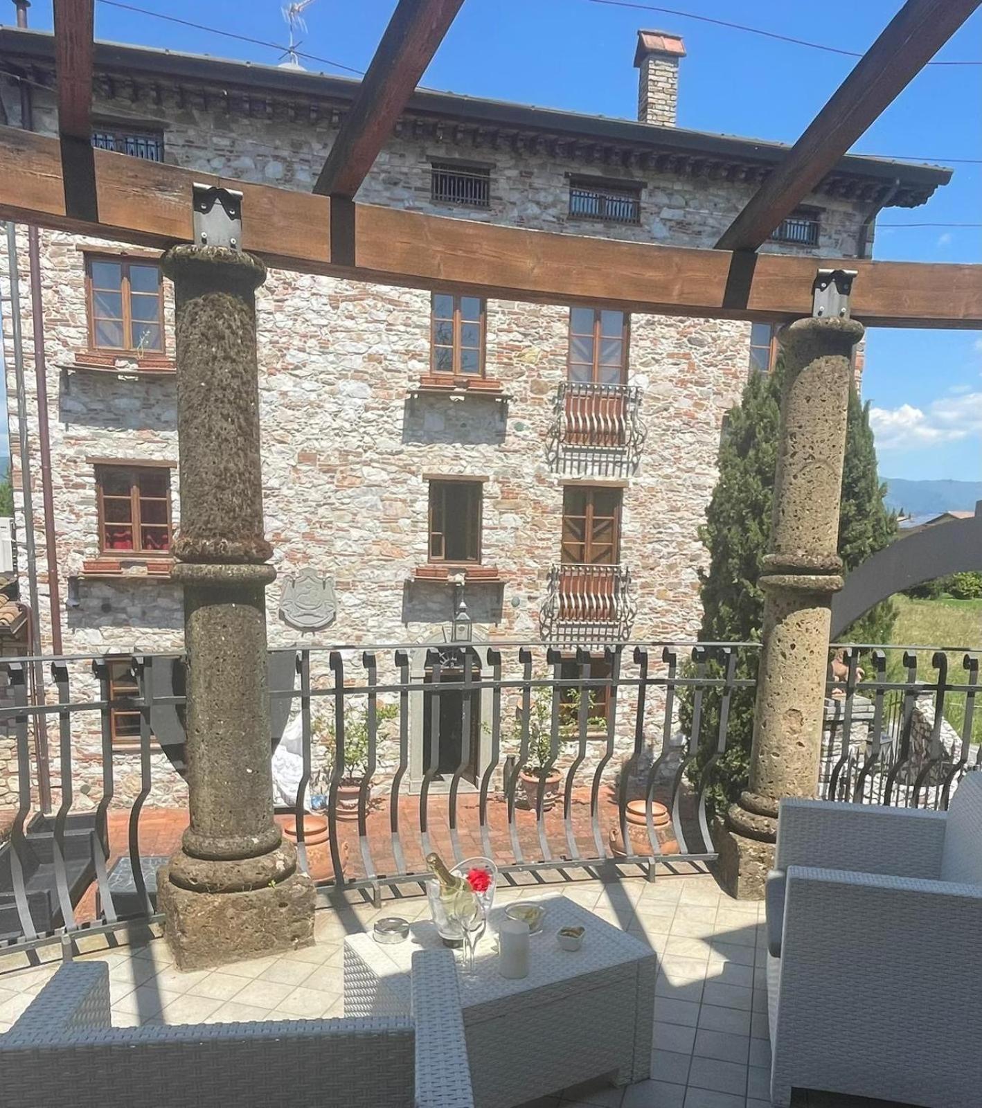 Castello Dei Templari Bed and Breakfast Λούκα Εξωτερικό φωτογραφία