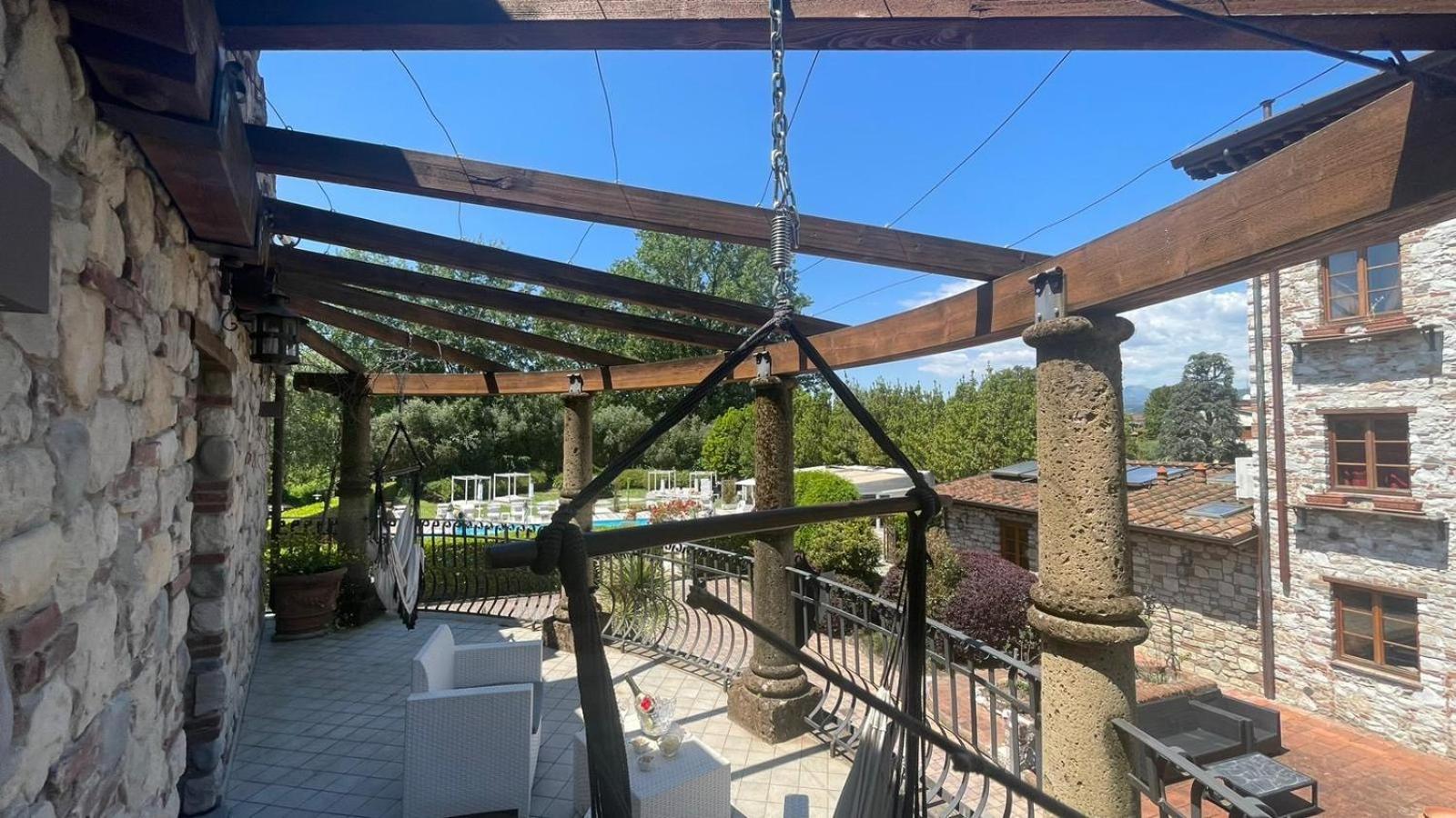 Castello Dei Templari Bed and Breakfast Λούκα Εξωτερικό φωτογραφία